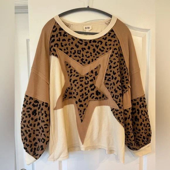 NWT BiBi Star Patched Front Thermal Knit
Color Block Top with Leopard Print Star - Picture 2 of 7